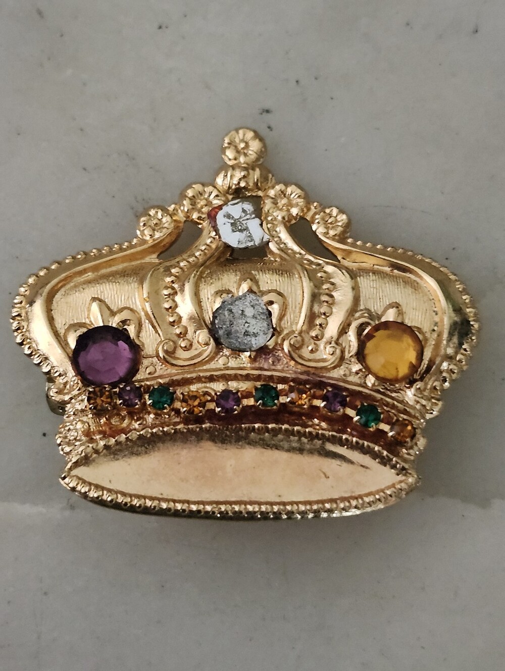Vtg Gold Tone Crown Brooch with Multicolor Rhinestones